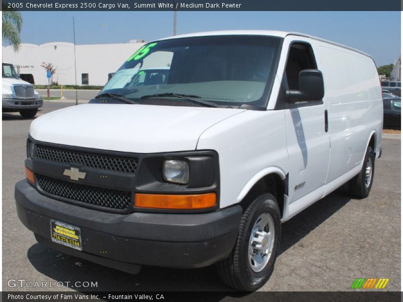 Summit White / Medium Dark Pewter 2005 Chevrolet Express 2500 Cargo Van