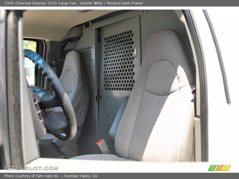 Summit White / Medium Dark Pewter 2005 Chevrolet Express 2500 Cargo Van