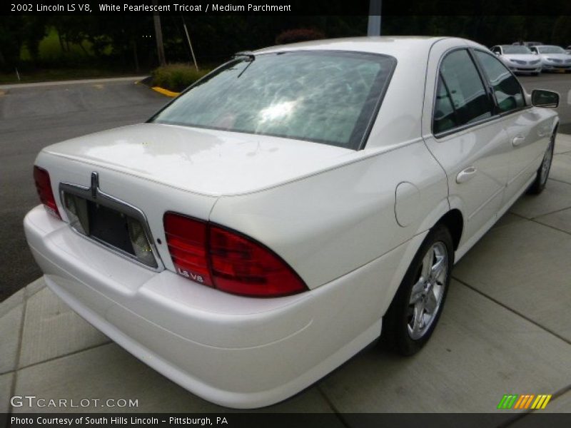 White Pearlescent Tricoat / Medium Parchment 2002 Lincoln LS V8