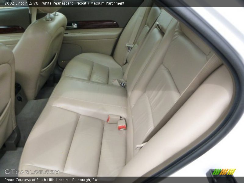 White Pearlescent Tricoat / Medium Parchment 2002 Lincoln LS V8