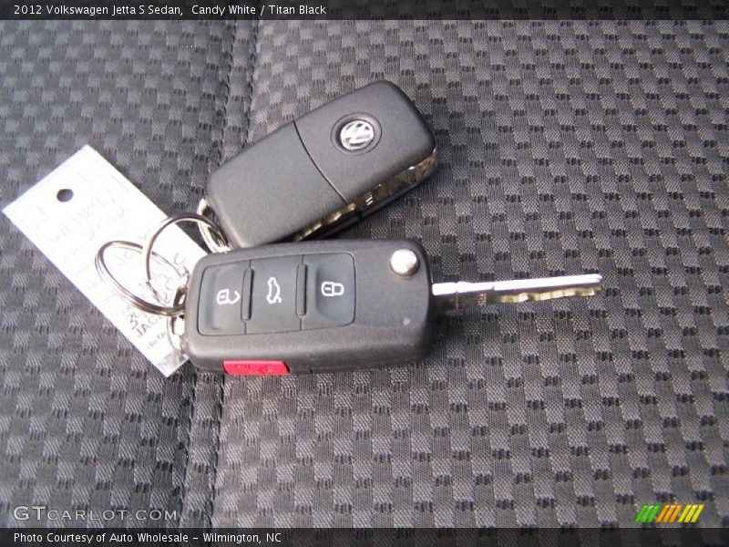 Candy White / Titan Black 2012 Volkswagen Jetta S Sedan