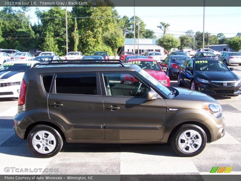 Titanium Gray / Black Cloth 2013 Kia Soul 1.6