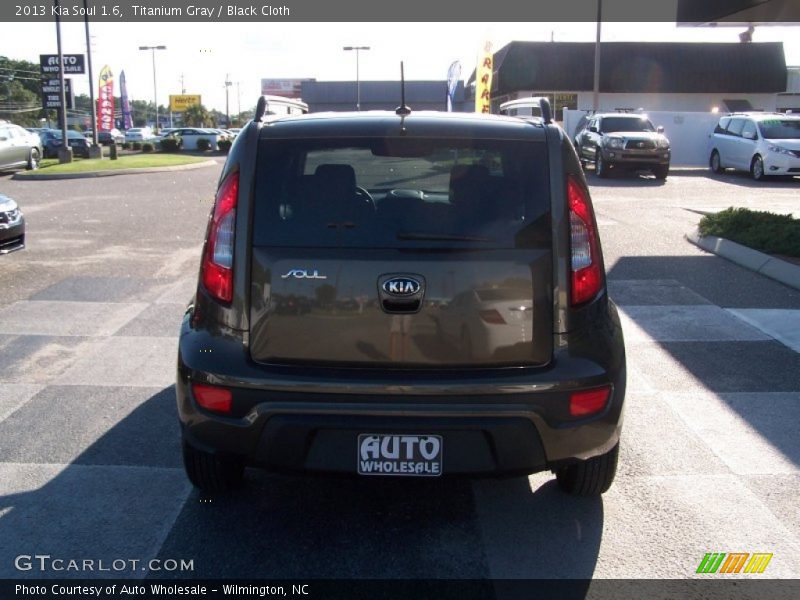 Titanium Gray / Black Cloth 2013 Kia Soul 1.6