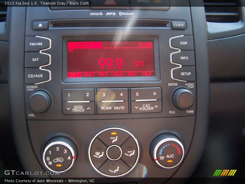 Titanium Gray / Black Cloth 2013 Kia Soul 1.6