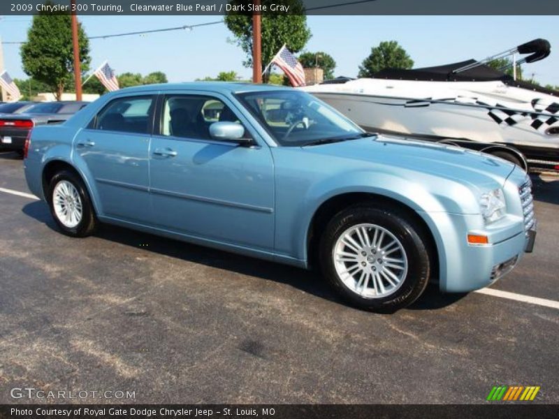 Front 3/4 View of 2009 300 Touring