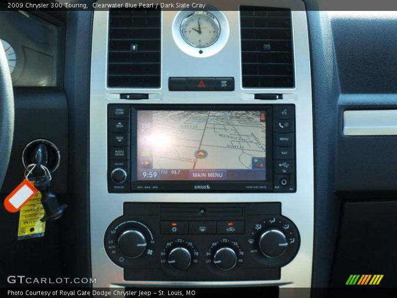 Navigation of 2009 300 Touring