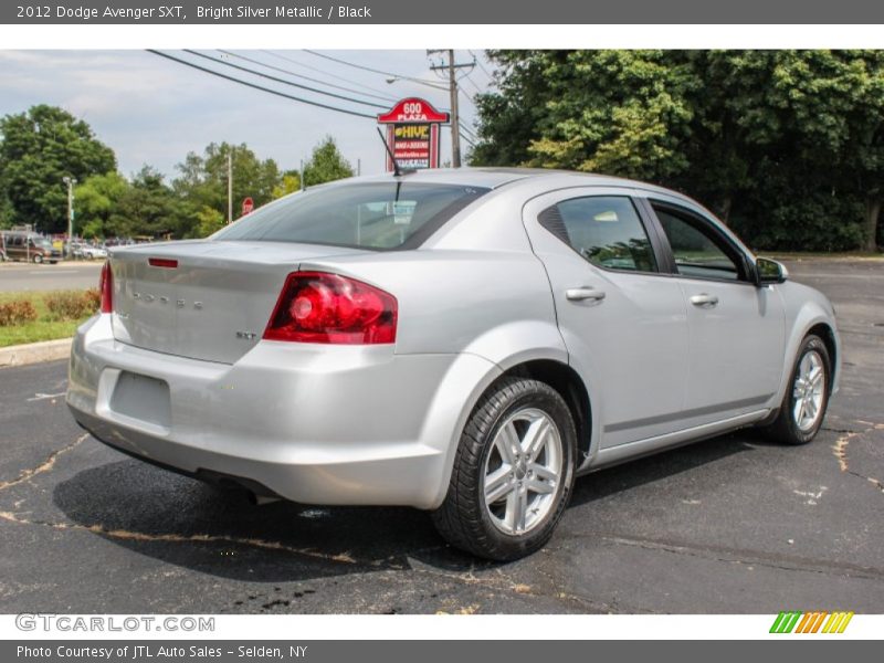 Bright Silver Metallic / Black 2012 Dodge Avenger SXT