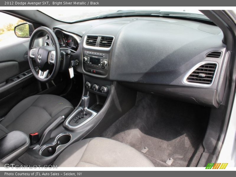 Bright Silver Metallic / Black 2012 Dodge Avenger SXT