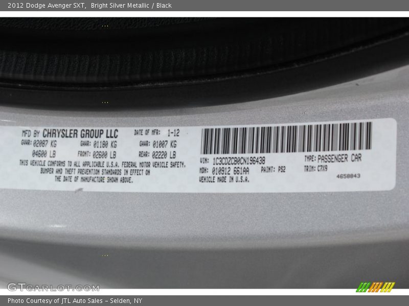 Bright Silver Metallic / Black 2012 Dodge Avenger SXT