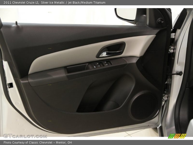 Silver Ice Metallic / Jet Black/Medium Titanium 2011 Chevrolet Cruze LS