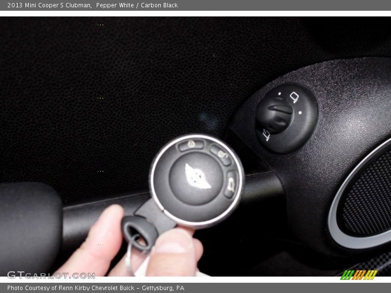 Pepper White / Carbon Black 2013 Mini Cooper S Clubman