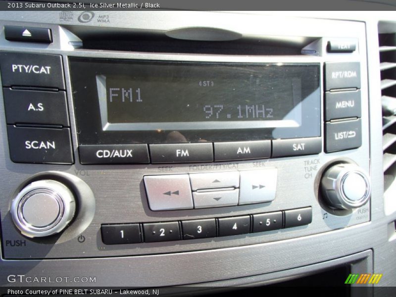 Ice Silver Metallic / Black 2013 Subaru Outback 2.5i