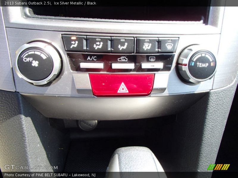 Ice Silver Metallic / Black 2013 Subaru Outback 2.5i