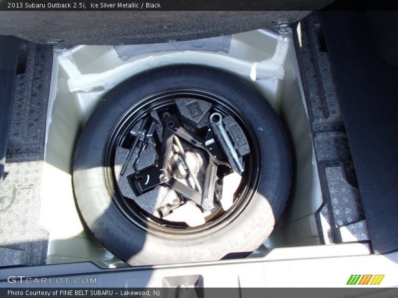 Ice Silver Metallic / Black 2013 Subaru Outback 2.5i