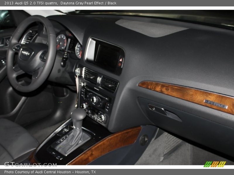 Daytona Gray Pearl Effect / Black 2013 Audi Q5 2.0 TFSI quattro