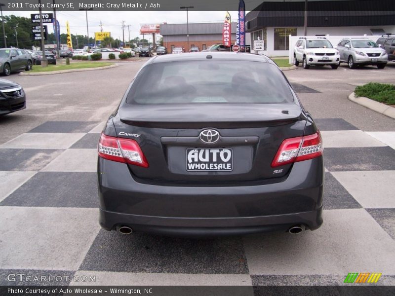Magnetic Gray Metallic / Ash 2011 Toyota Camry SE