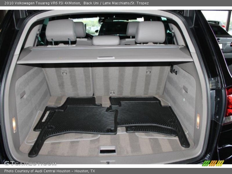 Black Uni / Latte Macchiatto/St. Tropez 2010 Volkswagen Touareg VR6 FSI 4XMotion