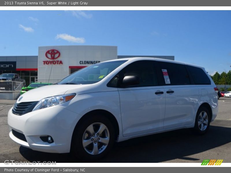 Super White / Light Gray 2013 Toyota Sienna V6