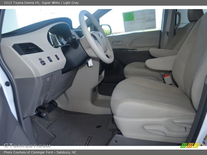 Super White / Light Gray 2013 Toyota Sienna V6
