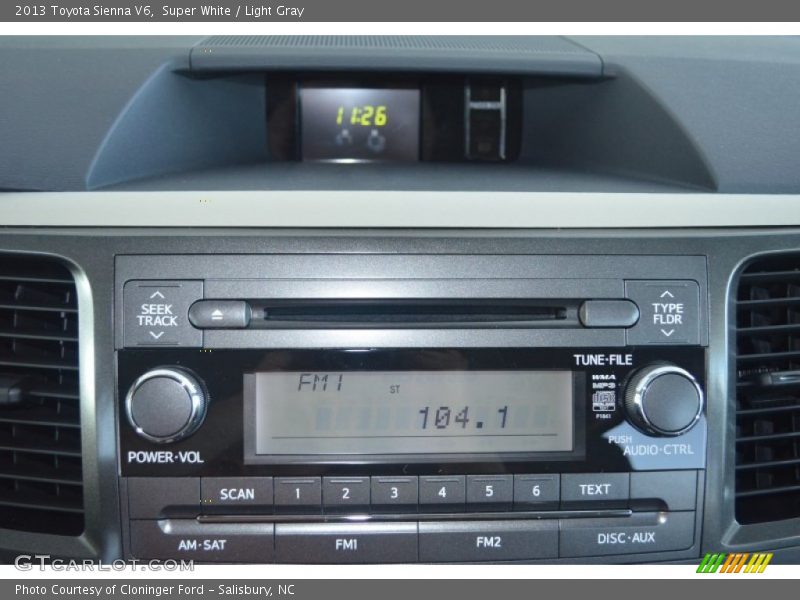 Super White / Light Gray 2013 Toyota Sienna V6