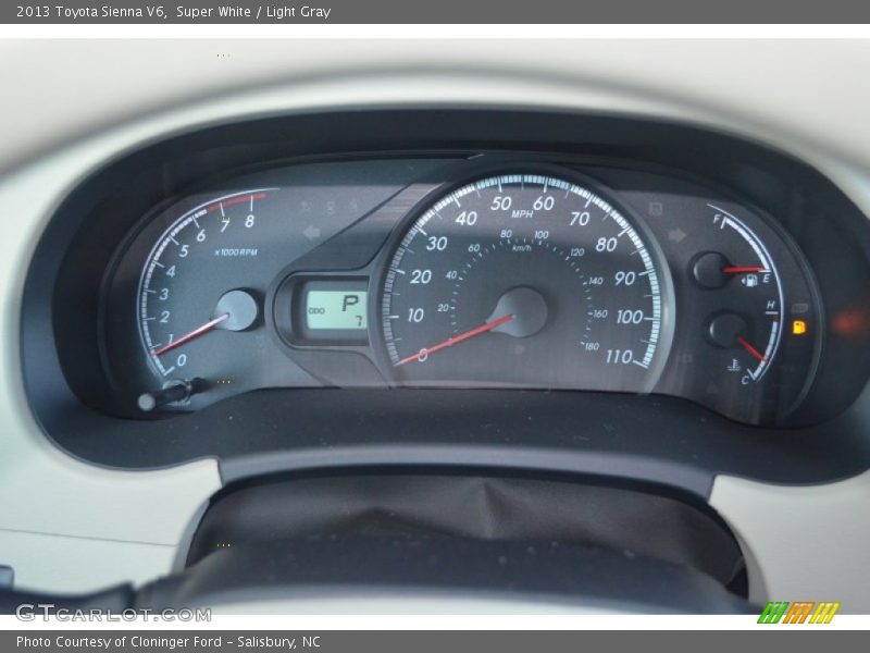 Super White / Light Gray 2013 Toyota Sienna V6