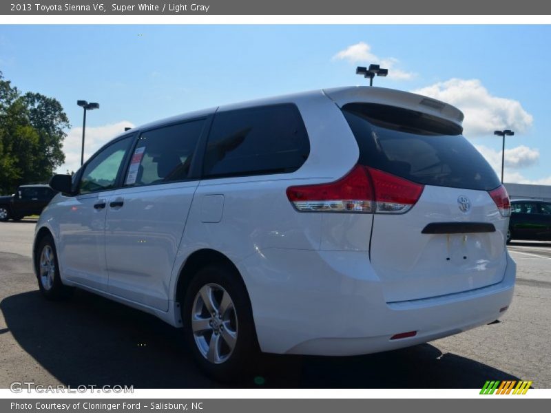 Super White / Light Gray 2013 Toyota Sienna V6