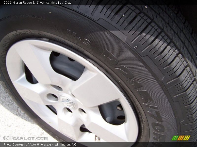Silver Ice Metallic / Gray 2011 Nissan Rogue S