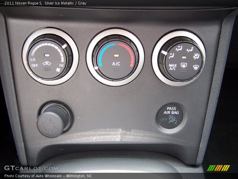 Silver Ice Metallic / Gray 2011 Nissan Rogue S