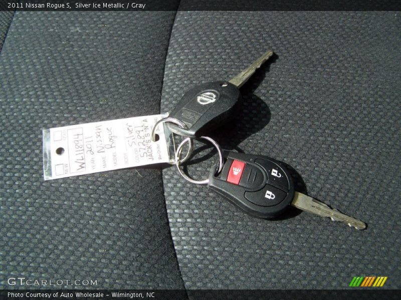 Silver Ice Metallic / Gray 2011 Nissan Rogue S
