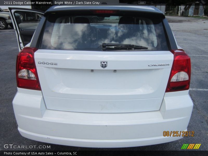 Bright White / Dark Slate Gray 2011 Dodge Caliber Mainstreet