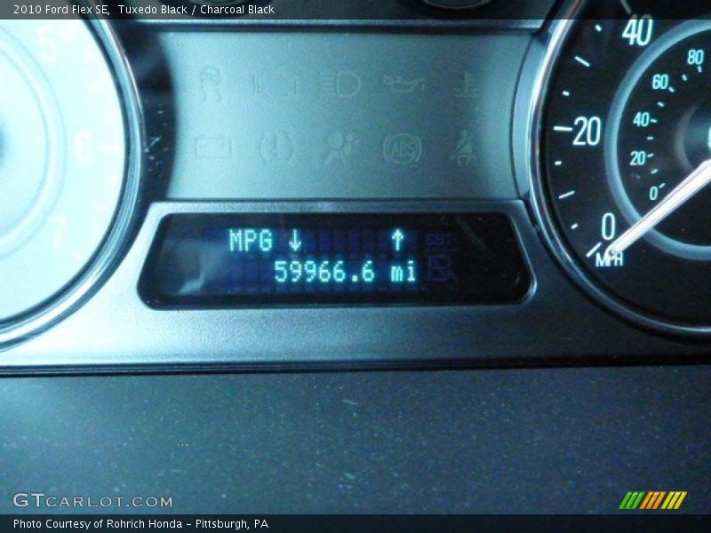 Tuxedo Black / Charcoal Black 2010 Ford Flex SE