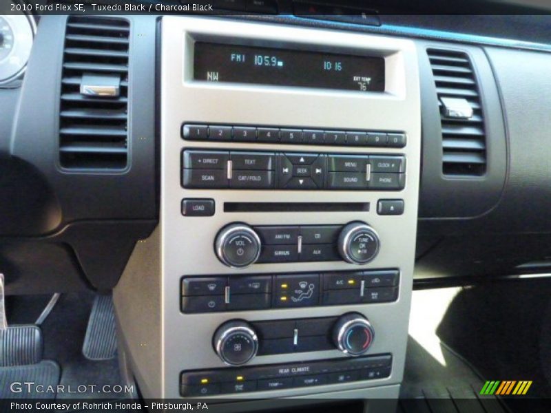 Tuxedo Black / Charcoal Black 2010 Ford Flex SE