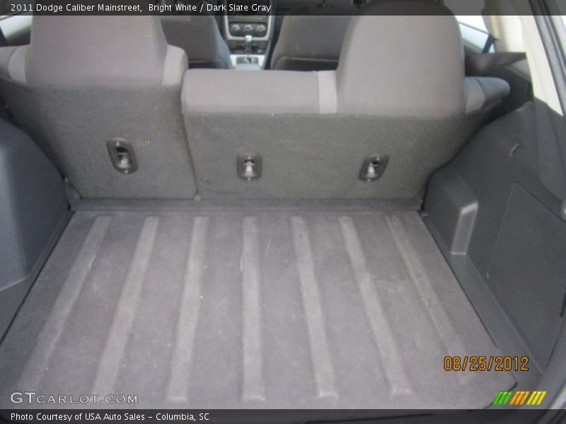 Bright White / Dark Slate Gray 2011 Dodge Caliber Mainstreet