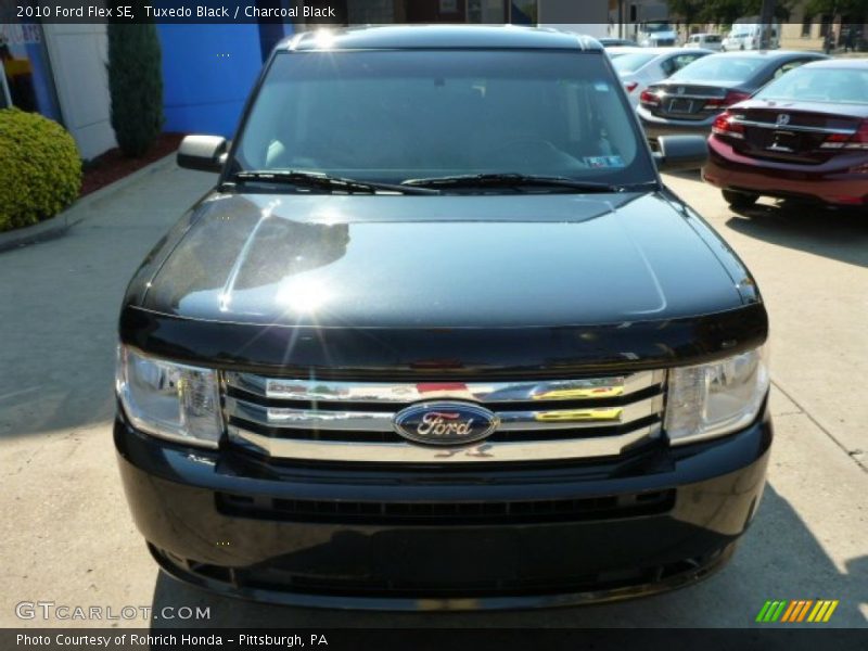 Tuxedo Black / Charcoal Black 2010 Ford Flex SE