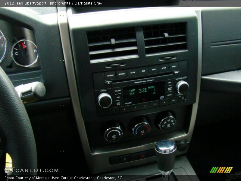 Bright White / Dark Slate Gray 2012 Jeep Liberty Sport