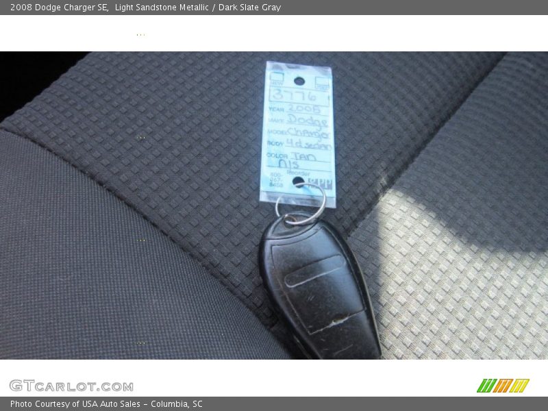 Light Sandstone Metallic / Dark Slate Gray 2008 Dodge Charger SE