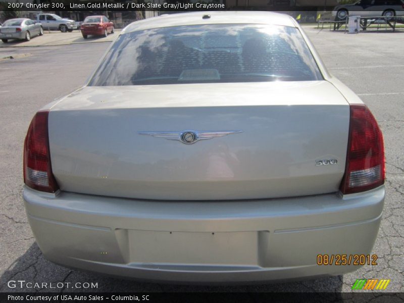 Linen Gold Metallic / Dark Slate Gray/Light Graystone 2007 Chrysler 300