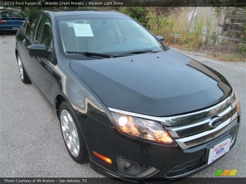 Atlantis Green Metallic / Medium Light Stone 2010 Ford Fusion SE