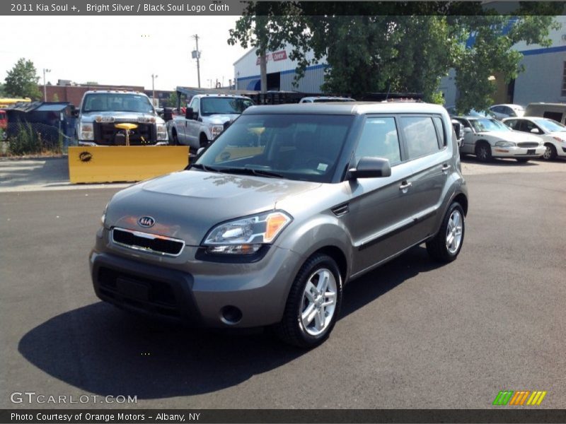 Bright Silver / Black Soul Logo Cloth 2011 Kia Soul +