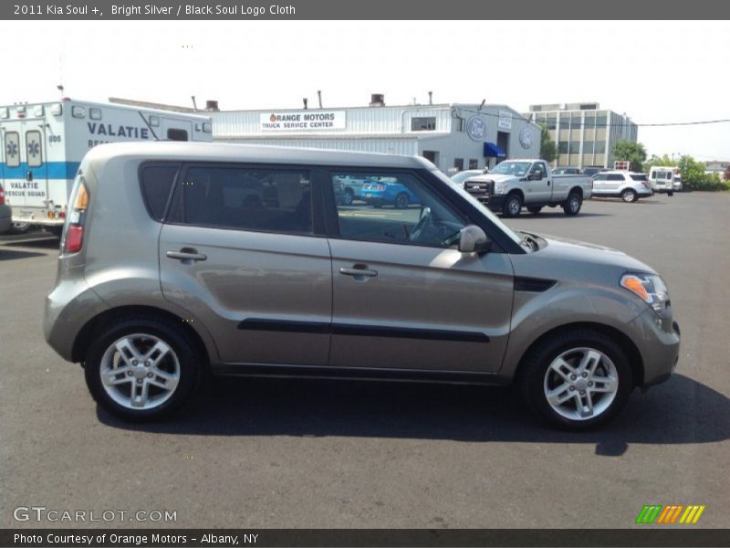 Bright Silver / Black Soul Logo Cloth 2011 Kia Soul +