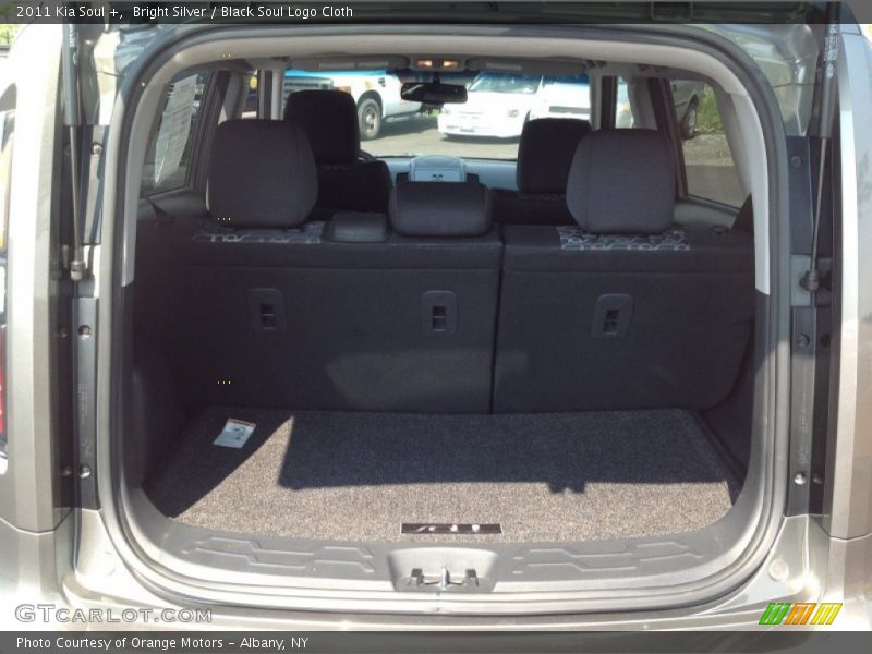 Bright Silver / Black Soul Logo Cloth 2011 Kia Soul +