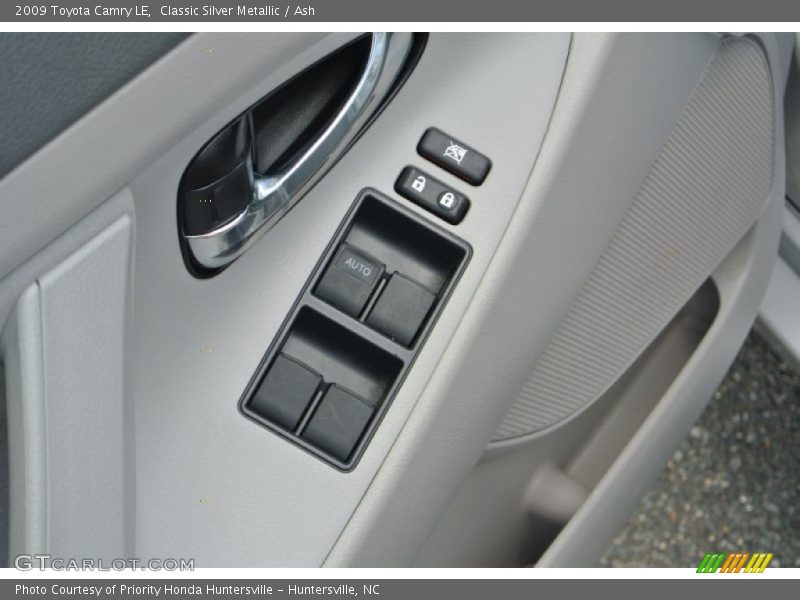Classic Silver Metallic / Ash 2009 Toyota Camry LE