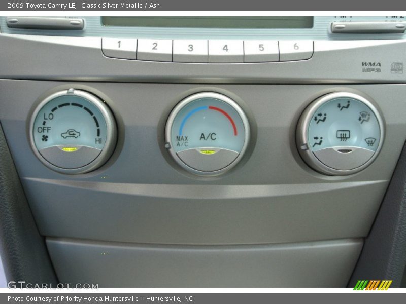 Classic Silver Metallic / Ash 2009 Toyota Camry LE