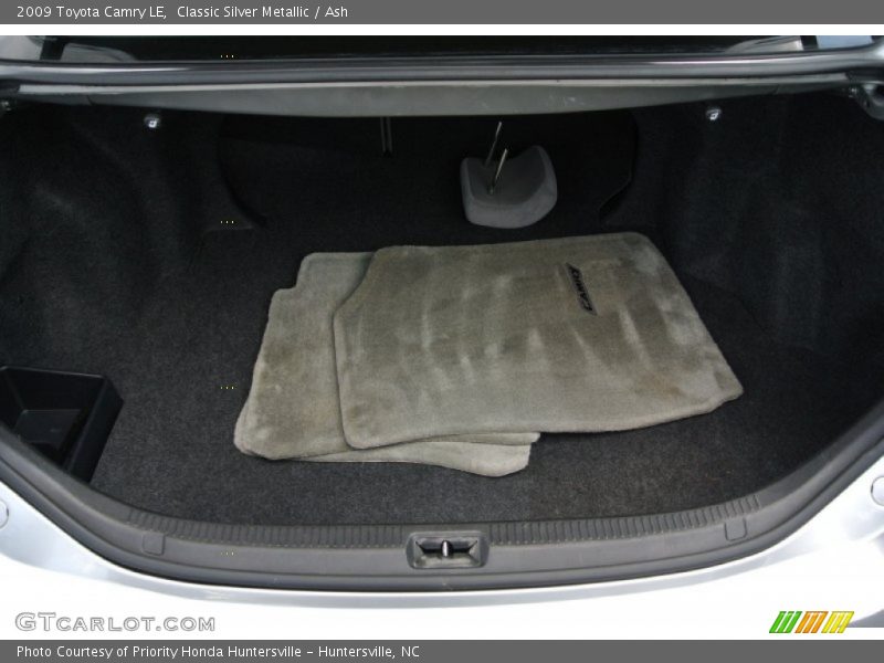 Classic Silver Metallic / Ash 2009 Toyota Camry LE
