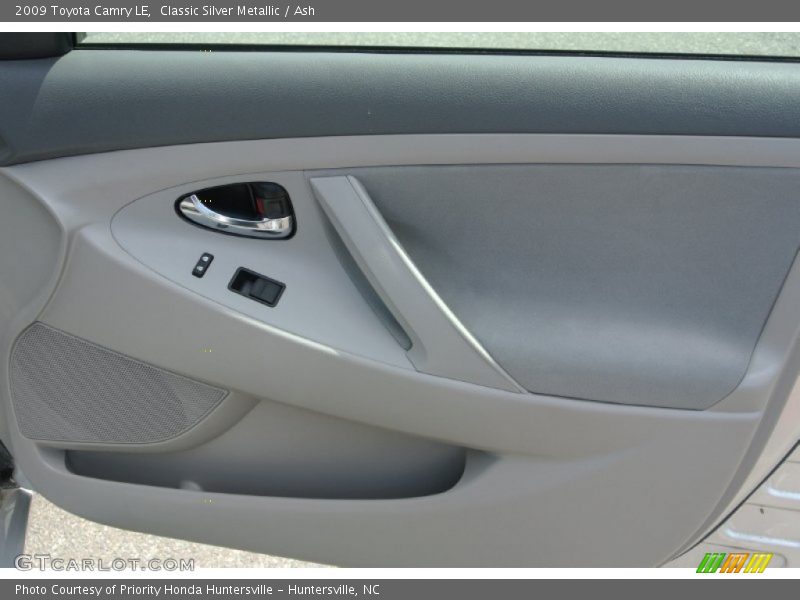 Classic Silver Metallic / Ash 2009 Toyota Camry LE