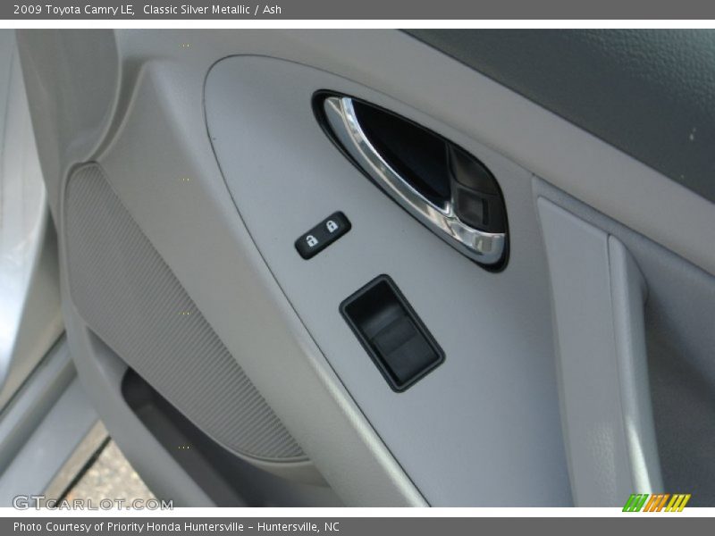 Classic Silver Metallic / Ash 2009 Toyota Camry LE