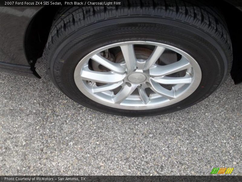 Pitch Black / Charcoal/Light Flint 2007 Ford Focus ZX4 SES Sedan