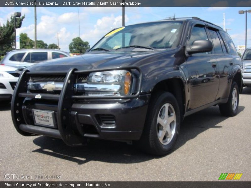Dark Gray Metallic / Light Cashmere/Ebony 2005 Chevrolet TrailBlazer LS