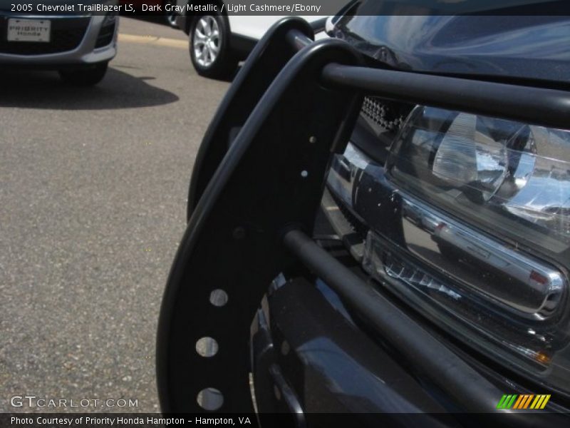 Dark Gray Metallic / Light Cashmere/Ebony 2005 Chevrolet TrailBlazer LS