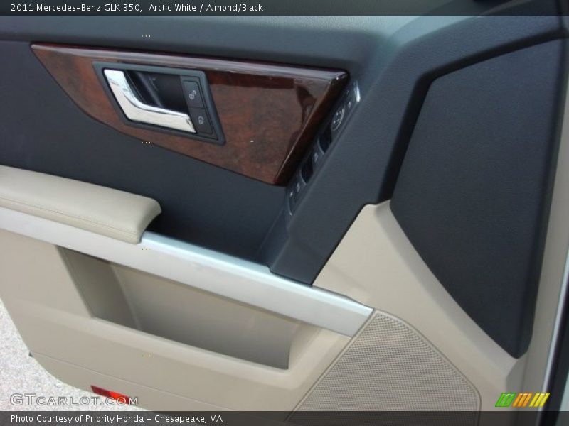 Arctic White / Almond/Black 2011 Mercedes-Benz GLK 350